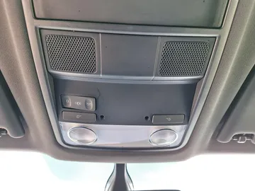 Car image 35
