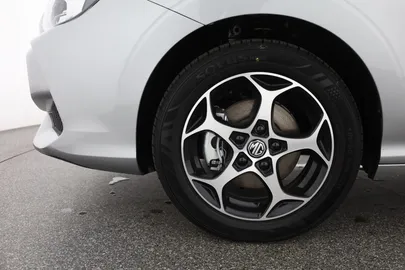 Car image 31