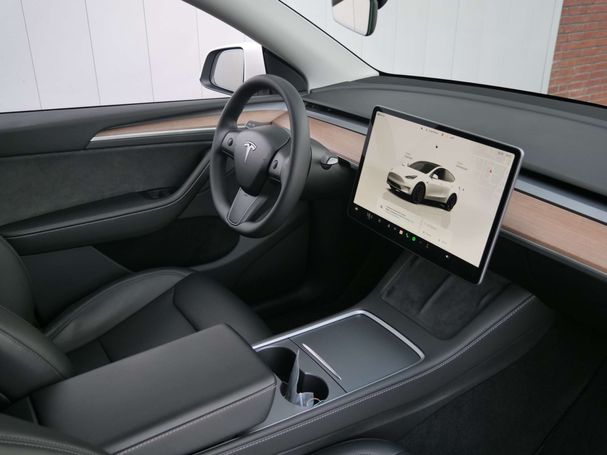 Tesla Model Y Performance AWD 393 kW image number 31