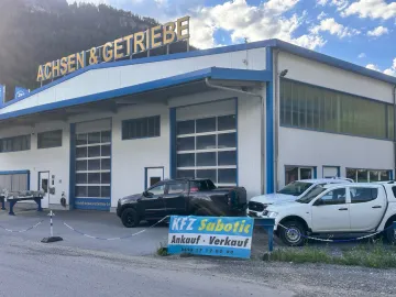 Car image 25