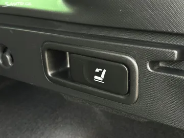 Car image 45