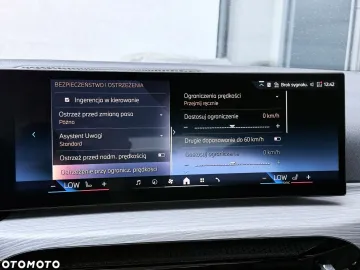 Car image 38