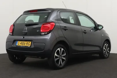 Car image 4