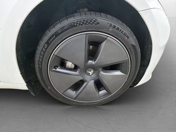 Car image 33