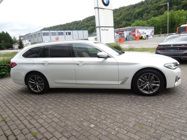 BMW 530d Touring Luxury Line xDrive 210 kW image number 8