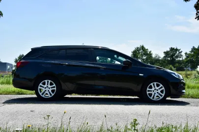 Car image 19