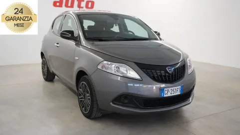 Car image 2