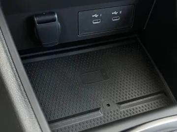 Car image 33