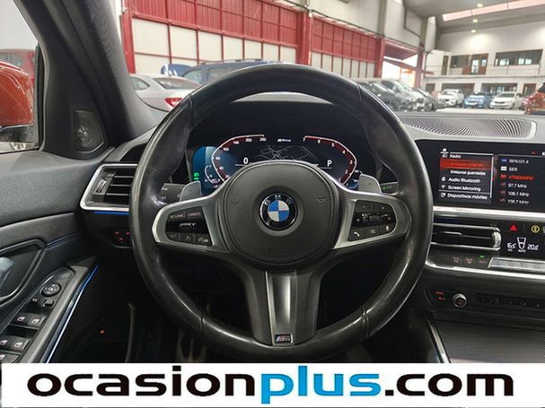 BMW 330e 215 kW image number 22