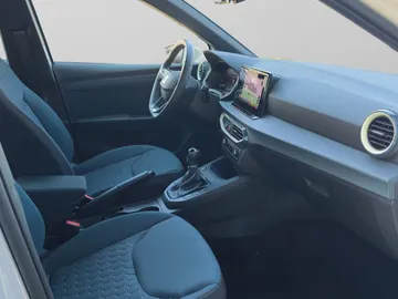 Car image 23