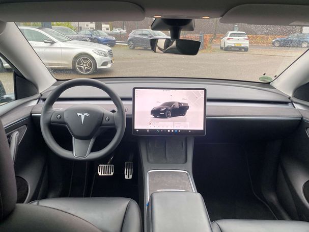 Tesla Model Y Long Range AWD 378 kW image number 14