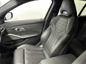 Car image 44