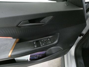 Car image 32