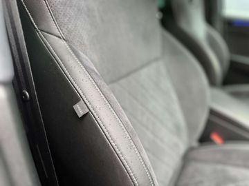 Car image 37