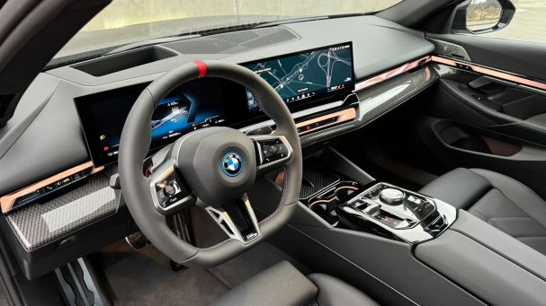 BMW i5 M60 xDrive 440 kW image number 16