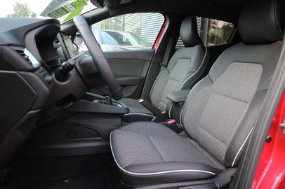 Car image 12