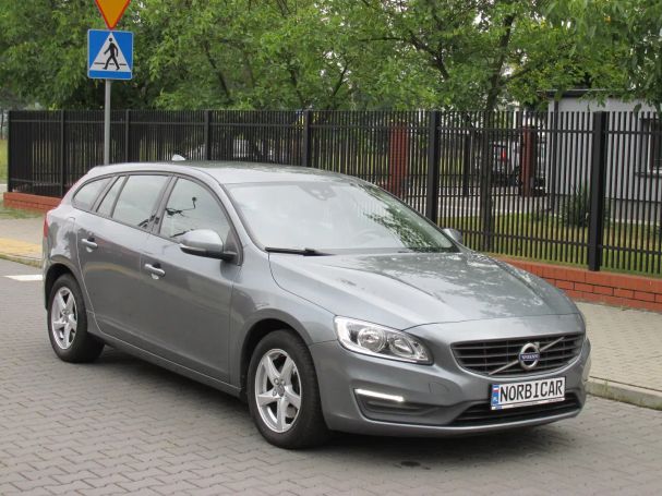 Volvo V60 T3 Kinetic 112 kW image number 2