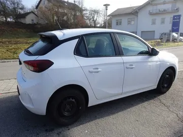 Car image 34