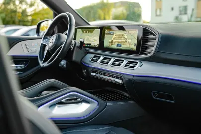 Car image 40