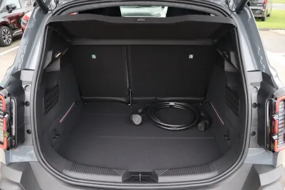 Car image 32