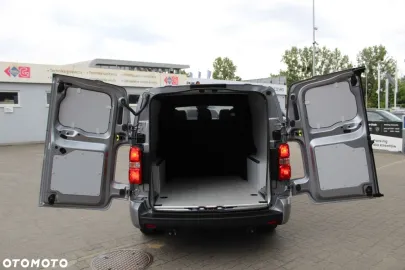 Car image 40