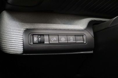 Car image 33