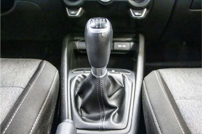 Car image 32