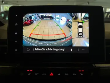 Car image 27