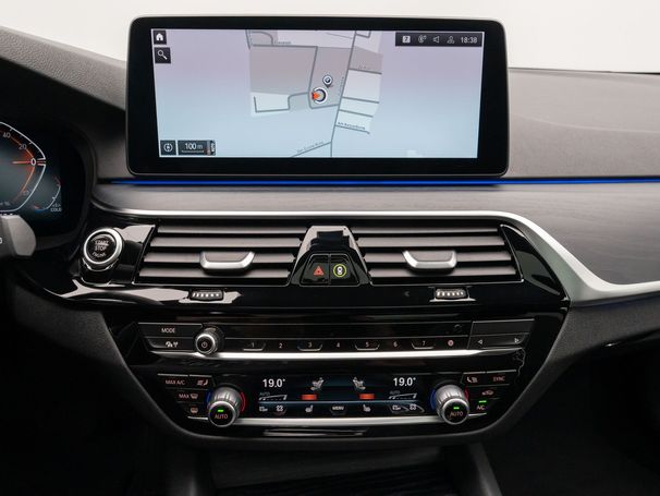 BMW 520d Touring xDrive 140 kW image number 33