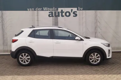Car image 3
