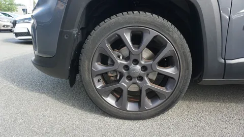 Car image 37