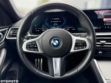 Car image 32