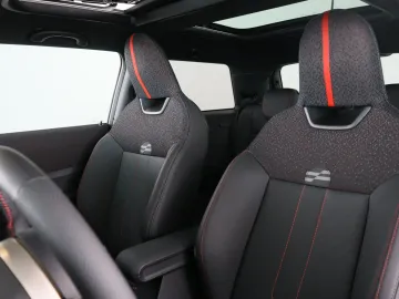 Car image 28