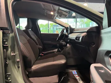Car image 45
