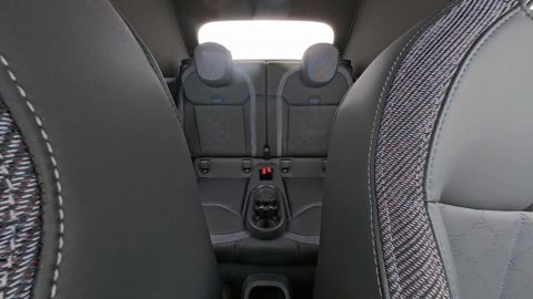 Car image 26
