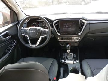 Car image 22