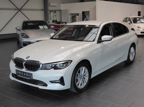 BMW 320d xDrive Advantage 140 kW image number 1