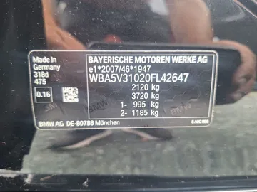 Car image 26