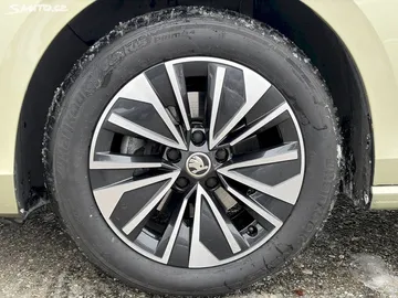 Car image 34