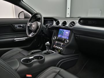 Car image 32