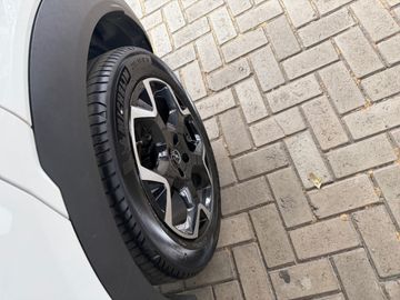 Car image 29