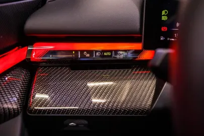 Car image 33