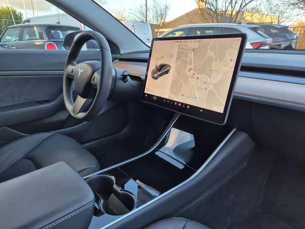 Tesla Model 3 Plus 208 kW image number 9