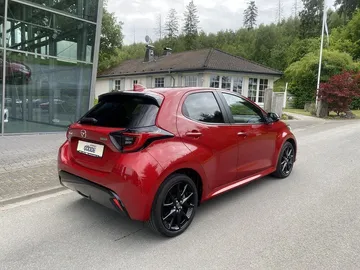 Car image 4