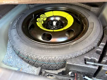 Car image 27
