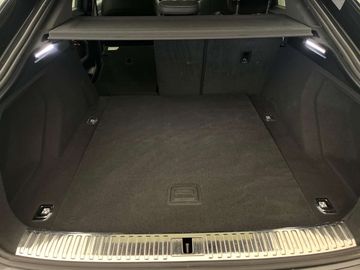 Car image 37