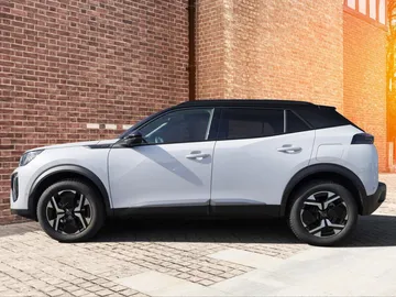 Car image 4