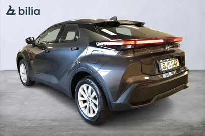 Car image 4