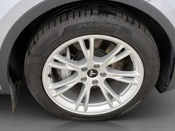 Car image 32