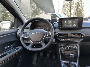 Car image 15